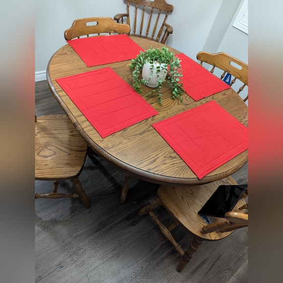 Placemats x 4. Japanese geisha girls theme. Bright red colours. - Picture 3 of 8